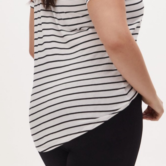 CLASSIC FIT V-NECK TEE - HERITAGE COTTON WHITE & BLACK STRIPE - Picture 2 of 4